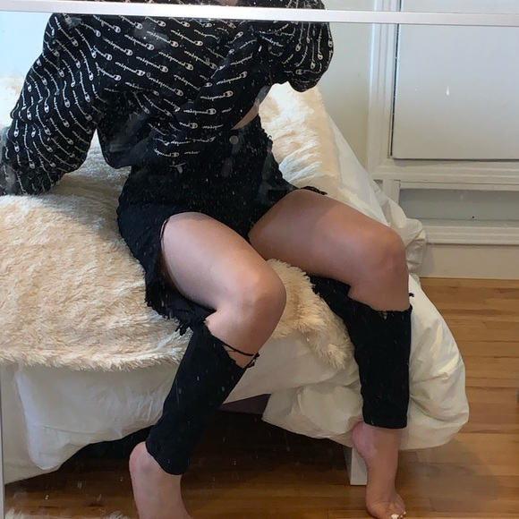 Fashion Nova ripped jeans - Picture 1 of 4